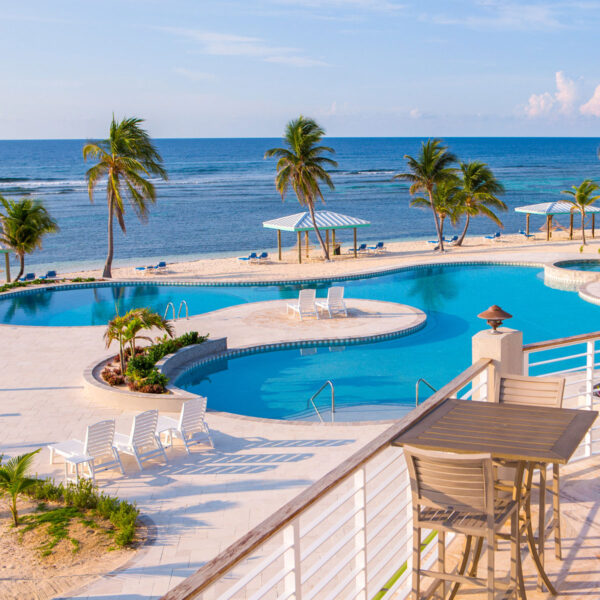 Water delights for everyone – our Caribbean beach with hammocks or our walk-in pool and jetted
hot tub